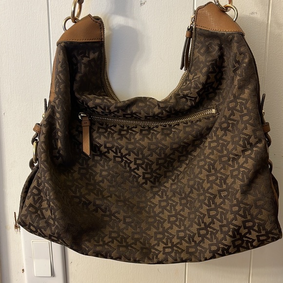 DKNY monogram purse - Picture 3 of 5